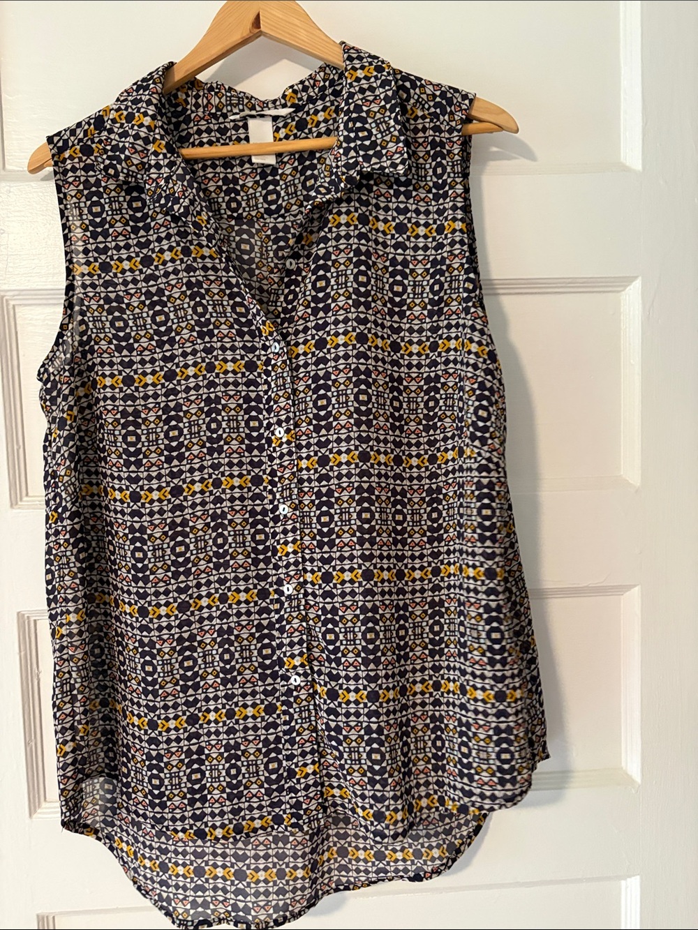 H&M Sleeveless Geometric Print Blouse